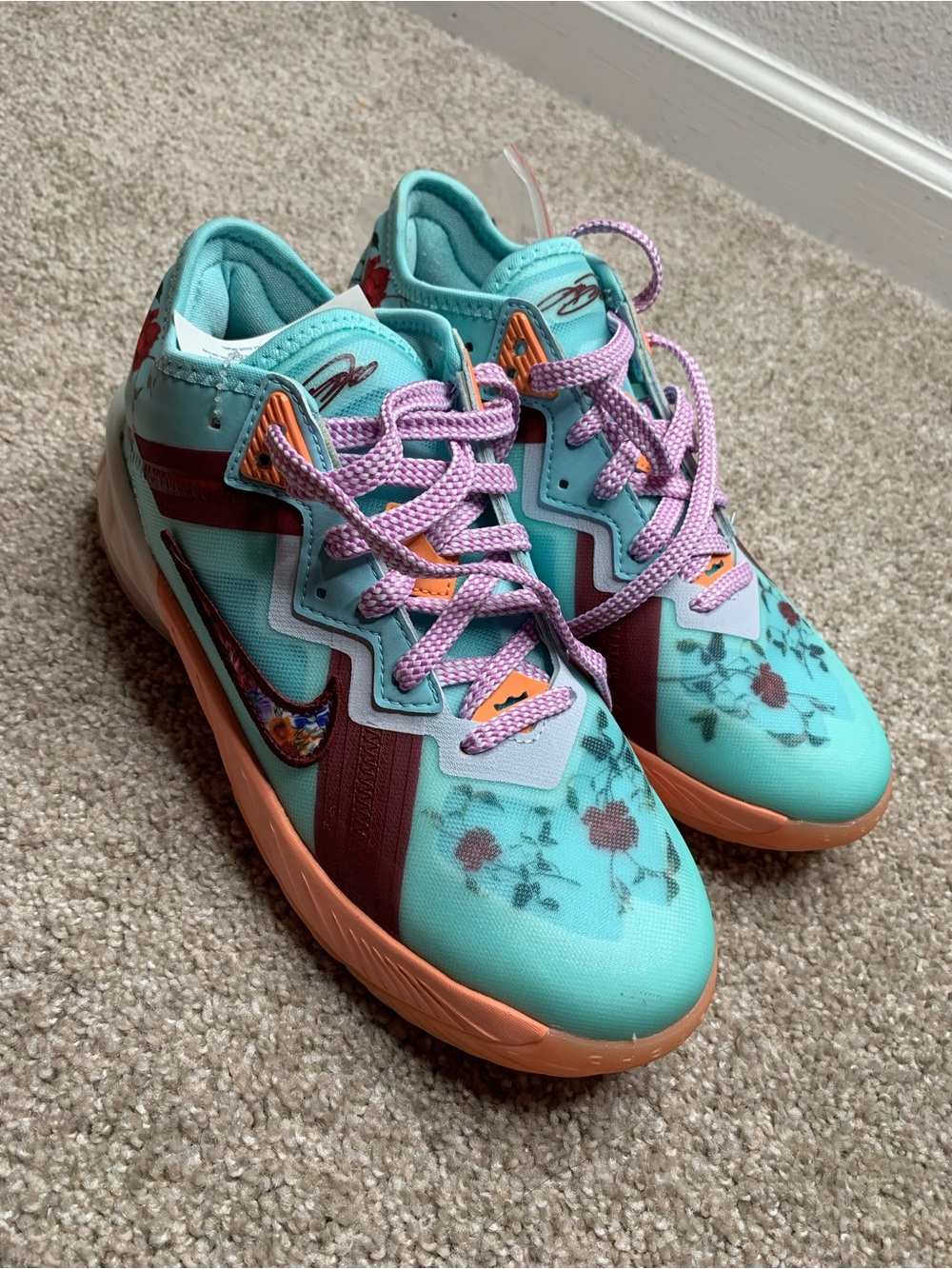 LeBron 18 Low x Mimi Daughters